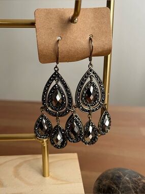 Avon Embellished Hematite Colored Chandelier Clip Earrings with original box VTG